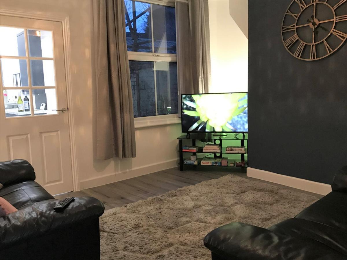Stylish Modern 3-Bed House Nr Manchester City Ctr Whitefield Bagian luar foto