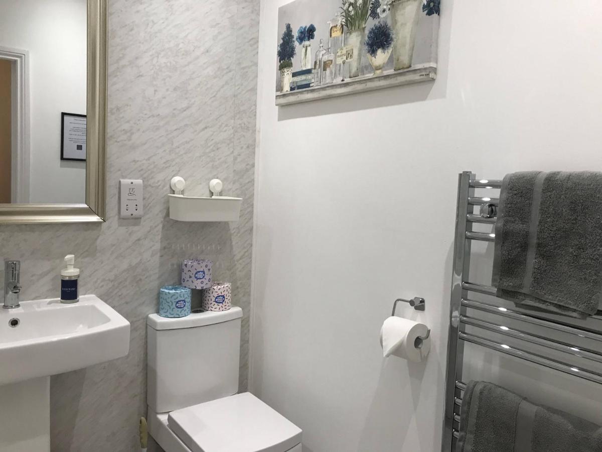 Stylish Modern 3-Bed House Nr Manchester City Ctr Whitefield Bagian luar foto